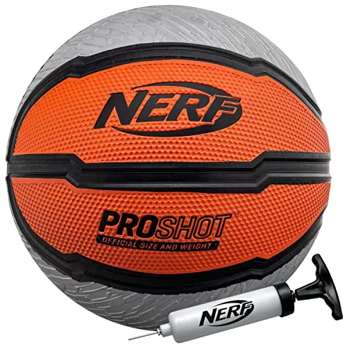 Nerf Basketball für Halle und Außenbereich, Proshot-Ball in offizieller Größe (75 cm), mit Luftpumpe, extra Grip, für Halle und Hof, Standard-B7-Basketball, schwarz-orange