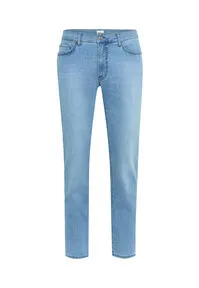 Brax Herren Five-Pocket-Hose Style CHUCK LIGHT BLUE USED - Moderne Five-Pocket-Hose im hellblauen Denim-Stil, ideal für lässige Outfits und höchsten Tragekomfort. Perfekt für jeden Tag! Größe 33/36 verfügbar.