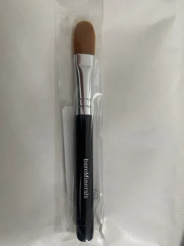 Produktbild bareMinerals kleiner Abdeckpinsel zur vollen & präzisen Abdeckung