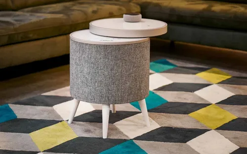 Block Stockholm Tischlautsprecher mit Bluetooth von Audioblock - Weiß - Stylischer Tischlautsprecher mit 2x 15 Watt Leistung und kraftvollem Subwoofer. Kabelloses Laden und USB-Anschluss für Geräte. Perfekt für jedes Wohnzimmer!