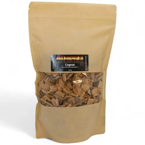 www.Smokerholz24.de BBQ Plag Räucherchips Cognac, 1 Liter sortenreine Chips aus echtem Cognacfass-Holz – für weiche, süß-würzige Raucharomen beim Grillen & Smoken