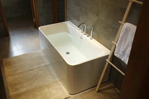 Xxxl Badewanne, Weiß, Kunststoff, 80x58.5x170 cm - Rechteckbadewanne aus hochwertigem Acryl, verstärkte Außenwände für Stabilität und komfortable Liegeposition, ideal für entspannende Schaumbäder im Badezimmer.