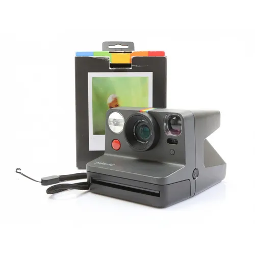 Polaroid Now Instant Kamera Generation 2 Schwarz - Sofortbildkamera mit Autofokus und doppelter Belichtung für lebendige Fotos. Kompatibel mit i-Type und 600, erhältlich in 7 Farben für kreativen Spaß.