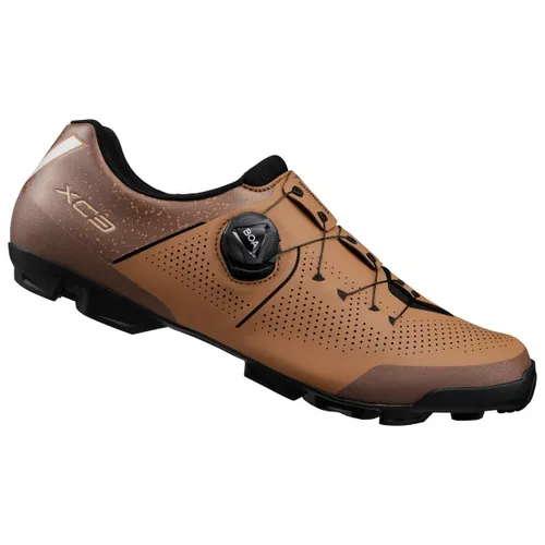 Shimano XC302 Brown (M01) WIDE 45 – Radschuhe für Spitzenleistung - Die XC302 Radschuhe von Shimano bieten optimalen Komfort und Stabilität für Mountainbiking und Rennradfahren. Mit innovativem BOA-Einstellsystem und umweltfreundlichem Material sind sie die perfekte Wahl für anspruchsvolle Radfahrer.