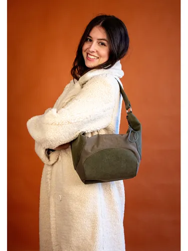 Fritzi aus Preußen Schultertasche Gimmy, Nylon - Schultertasche aus strapazierfähigem Nylon für Damen, mit praktischen Innenfächern und leicht zugänglichem Reißverschluss für optimalen Komfort.