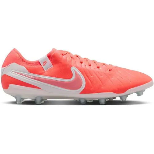 Nike Performance Fußballschuh braun/rot 40,5 EU - Robuster Fußballschuh für Kunstrasen, Größe 40,5, mit innovativer ACC-Technologie für optimalen Ballkontakt und präzise Kontrolle.