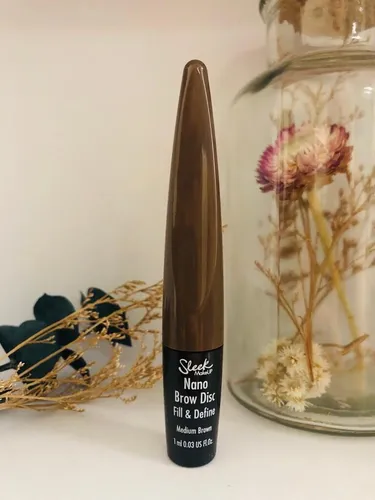 Sleek Nano Brow Disc Augenbrauenstift Nr.1353 Medium Brown. NEU