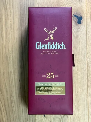 Glenfiddich Single Malt Aged 25 Years - Rare Oak - Ein echtes Sammlerstück !!