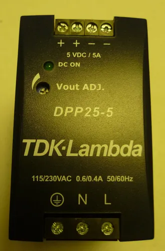 TDK-Lambda DPP25-5 Hutschienen-Netzteil - Schaltnetzteil mit 5 V/5A, ideal für industrielle Anwendungen dank kompakter Bauweise und hoher Effizienz.
