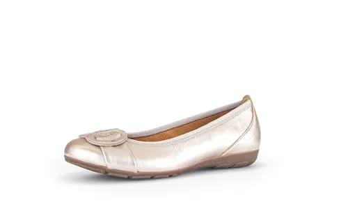 Gabor Damen Klassische Ballerinas in Puder, Größe 38 EU - Elegante Ballerinas aus Glattleder mit flacher Sohle. Ideal für den Sommer, bieten hohen Tragekomfort und passen perfekt zu jedem Outfit.