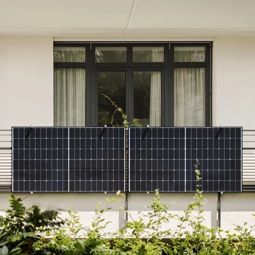 Balkonstrom Balkonkraftwerk 900 Watt - Komplettset Bifazial - Balkonkraftwerk mit 900 W, zwei bifazialen Solarmodulen und WLAN-Wechselrichter. Hohe Effizienz und Langlebigkeit dank 25 Jahre Garantie. Ideal für nachhaltige Energiegewinnung auf dem Balkon.
