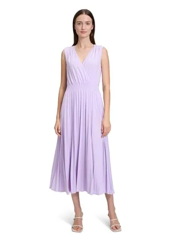 Betty & Co Freizeitkleid Damen lila, 42 754836-0001-00420 - Elegantes Freizeitkleid für Damen, ärmellos mit stilvollem Bunddetail und fließendem Plisseefalten-Effekt für einen luftigen Sommerlook.