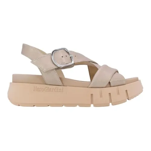 Nero Giardini E513697D Damensandalen - Elegante Leder-Sandalen in Gold 40 EU - Hochwertige Damensandalen aus Leder mit Gummi-Sohle, ideal für stilvolle Auftritte. Die praktische Schnalle sorgt für perfekten Halt und Tragekomfort.