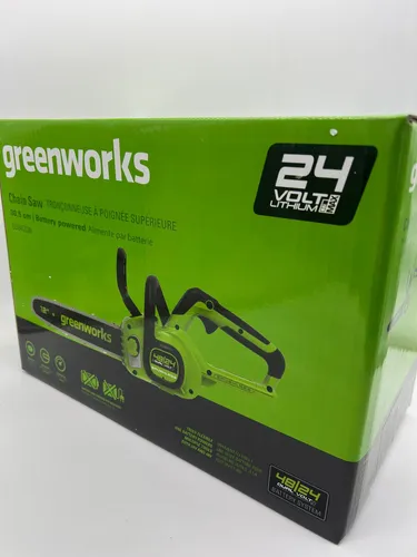 Greenworks GD24CS30 Akku Kettensäge - Leichte 30 cm Akku Kettensäge mit bürstenlosem Motor, ideal für schnelles und sicheres Schneiden von Holz. Werkzeuglose Kettenspannung und automatisches Ölsystem sorgen für effiziente Nutzung.