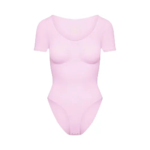 Creamy Fabrics T-Shirt Bodysuit Shapewear mit Slip – Figurformender Body für Damen - Der figurformende Bodysuit bietet starken Halt für Bauch und Taille und sorgt für eine schlanke Silhouette. Mit nahtloser Verarbeitung und atmungsaktivem Material für höchsten Tragekomfort, ideal für jeden Tag.