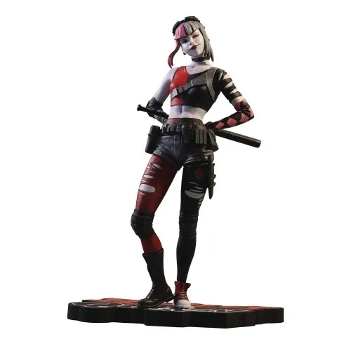 McFarlane Toys - DC Direct Harley Quinn von Simone Di Meo (rot, weiß & schwarz) - Detaillierte Polyresin-Statue von Harley Quinn, ca. 18,8 cm groß. Perfekt für Sammler und als Ergänzung zu anderen DC-Statuen im Maßstab 1:10. Verpackt in einer ansprechenden Box.