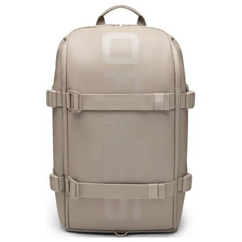OAK25 Rucksack Luminite Daybag 16l sand reflective OAK00069 - Der OAK25 Luminite Daybag überzeugt mit reflektierendem Material für erhöhte Sichtbarkeit. Mit einem gepolsterten Fach für 16
