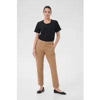 Kaffe Hose in Beige - 40 - Modische Hose in Beige mit geradem Schnitt und klassischem Haken- und Reißverschluss. Ideal für vielseitige Outfits und komfortable Trageeigenschaften. Perfekt für den Alltag.