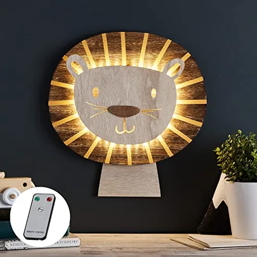 Lights4fun 36er LED Holz Löwe Nachtlicht mit Fernbedienung - Wunderschöne Wandleuchte in Löwenform mit 36 warmweißen LEDs. Mit Fernbedienung und 6-Stunden Timer für praktische Nutzung im Kinderzimmer.