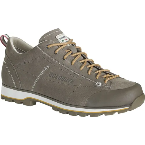 Dolomite Shoe 54 Low - Urbaner Herrenschuh in Almond Beige - Wanderschuhe aus edlem Wildleder mit dämpfender Vibram Laufsohle für optimalen Komfort. Ideal für Alltag und Reisen, inklusive zweitem Paar Schnürsenkel für individuelle Anpassung.