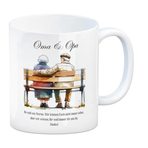 Oma und Opa auf Bank Kaffeebecher in braun von speecheese