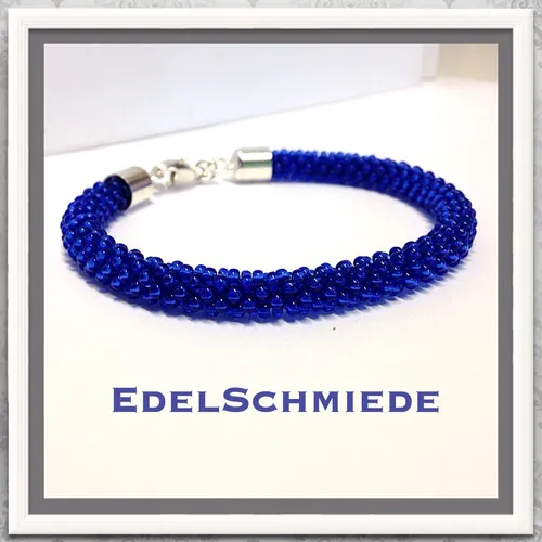 Edelschmiede925 Häkelarmband Marineblau mit 925/- Verschluss - Elegantes Häkelarmband in Marineblau, gefertigt aus hochwertigem Sterlingsilber 925. Perfekt für jeden Anlass und ein stilvolles Accessoire für Ihr Handgelenk.