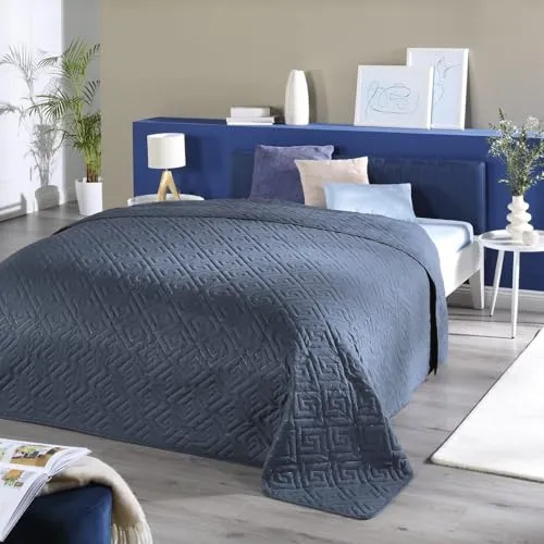 Delindo Lifestyle Tagesdecke Bettüberwurf Premium blau in blau von DELINDO Lifestyle