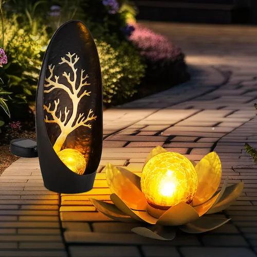Solarleuchte Lotusblume 2er Set - Garten Dekoleuchten mit Crackle Glas Lichteffekt - Lampen für Außenbereiche, inklusive einer Lotusblume und einer Stehlampe im Baumdesign. Beide Leuchten bieten warmweißes Licht und verzaubern mit einem einzigartigen Crackle Glas Lichteffekt.