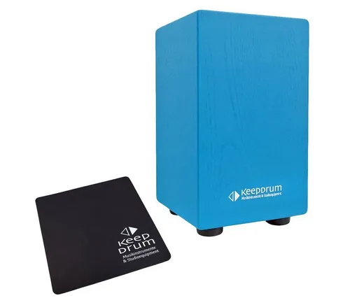 keepdrum DC1M BL Junior Cajon Blau mit Sitz-Pad - Percussion-Instrument für Kinder ab 3 Jahren, ideal zum Musizieren und Fördern von Rhythmusgefühl. Mit einstellbarem Snare-System und rutschfesten Gummifüßen für sicheren Halt. Inklusive bequemem Sitz-Pad für mehr Komfort.
