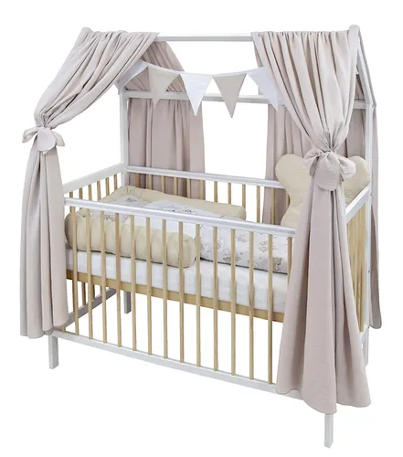 Baby-Delux Hausbett Kinderbett Gitterbett Weiß Natur 60x120 Beißschienen Schutzgitter Matratze Bett Set Waffelpique Bärchen Beige Musselin Himmel