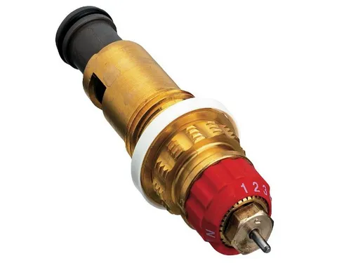 Danfoss Einbauventil Serie 3 RA-N G 1/2AG - Thermostate für einfache Installation und präzise Voreinstellung, ideal für Vogel & Noot Cosmo-Nova Heizkörper, mit robustem Messingkörper und optischer Einstellkontrolle.