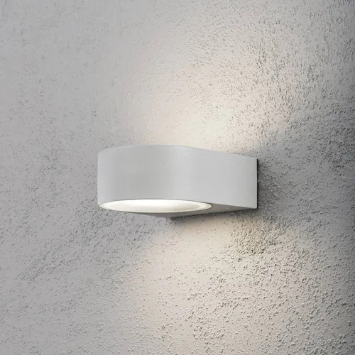 Konstsmide Teramo 7510-300 Außenwandleuchte - Elegante Außenwandleuchte mit energiesparender LED E27 40W, ideal zur Beleuchtung von Eingangsbereichen und Gärten.
