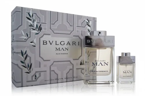 Bvlgari Man Rain Essence Set 100ml + 15ml Spray - Entdecken Sie das Bvlgari Man Rain Essence Set mit 100ml und 15ml Eau de Parfum. Ein frischer, holziger Duft, ideal für den modernen Mann, der das Besondere schätzt. Perfekt als Geschenk!