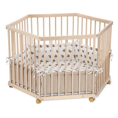 FabiMax Baby Laufgitter 6-eck, stufenlos höhenverstellbar, mit Schlupfsprossen, Laufstall aus massivem Buchenholz (Waffel/Bären)