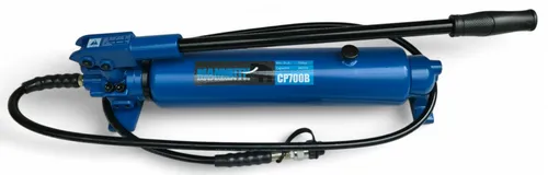 Hydraulische Handpumpe 700 bar mit 2m Schlauch - Sonstige Handwerkzeuge – Ideal für Montagearbeiten und industrielle Anwendungen, bietet diese kompakte Handpumpe maximale Mobilität und eine hohe Druckleistung von 700 bar.