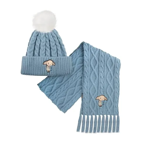 Cinereplicas Harry Potter - Dobby Mütze & Schal Set - Zauberhaftes Mützen- und Schalset inspiriert von Dobby, ideal für kalte Wintertage. Mit exquisite Stickerei und entzückendem Pompon, offiziell lizenziert von Warner Bros.