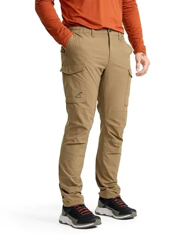 RevolutionRace Adventure Cargo Stretch Pants für Herren - Wanderhosen aus leichtem, atmungsaktivem Material mit 4-Wege-Stretch für maximalen Komfort und Bewegungsfreiheit, ideal für Outdoor-Aktivitäten.
