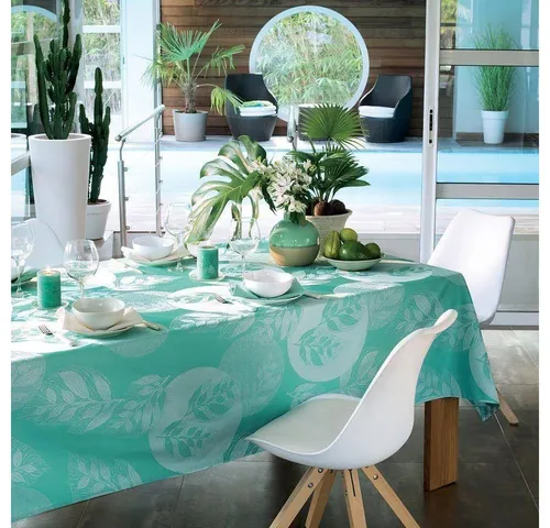 Garnier Thiebaut Tischläufer Mille Verdoyant Turquoise 55 x 180 cm - Bringe Sommerfeeling in dein Zuhause mit dem Tischläufer Mille Verdoyant Turquoise. Das lebendige Design in Türkis setzt Akzente und verwandelt deinen Tisch in einen Blickfang für entspannte Tage.