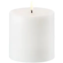UYUNI LED Säule Kerze Nordic White 10,1 x 10,1 cm - Stumpenkerzen mit realistischem Flackerlicht, perfekt für stimmungsvolle Atmosphäre ohne Brandgefahr.