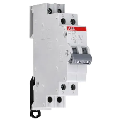 ABB Umschalter 2CCA703045R0001 - 16 A, 250 V AC - Schalter für effiziente Stromumschaltung, handbetrieben und ideal für verschiedene Anwendungen im Haushalt oder Gewerbe.
