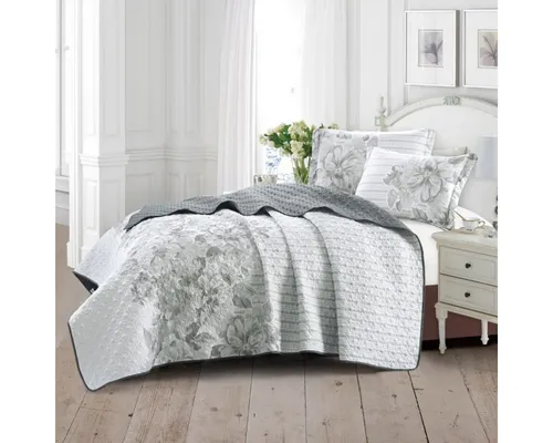 alesvelt Tagesdecke Set Tulin 3-teilig für 2 Personen – Grau 240 x 260 cm - Elegantes 3-teiliges Tagesdecke Set in Grau, ideal für eine stilvolle Raumgestaltung. Hergestellt aus 100% Polyester, sorgt es für Komfort und ist pflegeleicht.