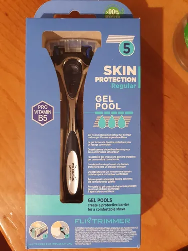 Wilkinson 5 Klingen Skin Protection Gel Pool Rasierer - Herrenrasierer mit 5 Klingen für eine sanfte Rasur, ausgestattet mit Skin Protection Gel für optimalen Hautschutz und Komfort.