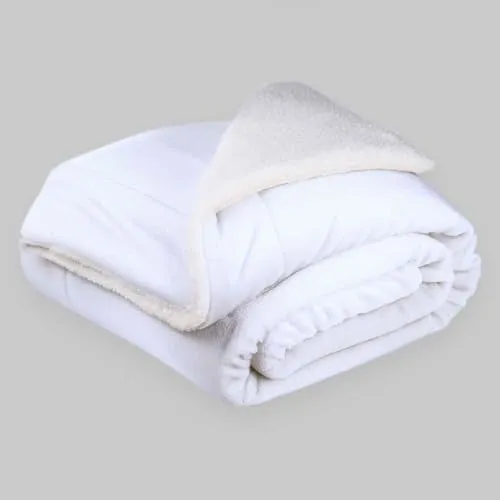 Cozyor Wohndecke Kuscheldecke XL warm Sherpa, Dicke Sofadecke, hochwertige Tagesdecke, 150x200 cm Plüschdecke weiß Purity, Wohnzimmerdecke Sherpadecke