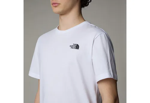 The North Face T-Shirt REDBOX in Weiß, EU XXL - Herren-Shirt von The North Face, klassisches REDBOX Design in Weiß, ideal für Freizeit und Outdoor-Aktivitäten. Jetzt versandkostenfrei auf Spartoo.de bestellen!