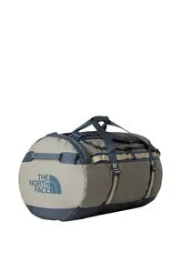 The North Face Base Camp Duffel 71L in Grau - Vielseitiges Duffel Bag für Alltag und Abenteuer. Hergestellt aus robustem, wasserabweisendem Material, bietet es flexible Tragemöglichkeiten mit Schultergurt oder als Tragetasche. Ideal für jede Reise.
