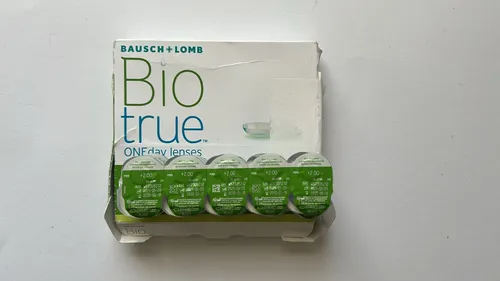 Bausch & Lomb Biotrue® ONEday 90 Tageslinsen - Kontaktlinsen aus innovativem HyperGel mit 78% Wassergehalt, bieten ganztägigen Komfort und UV-Schutz für gesundes Sehen.