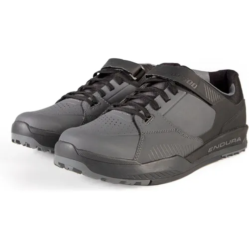 Endura MT500 Burner Flat MTB Schuhe 40 - MTB-Schuhe mit rutschfester Sohle für optimalen Grip und Komfort auf dem Trail, ideal für leidenschaftliche Mountainbiker.