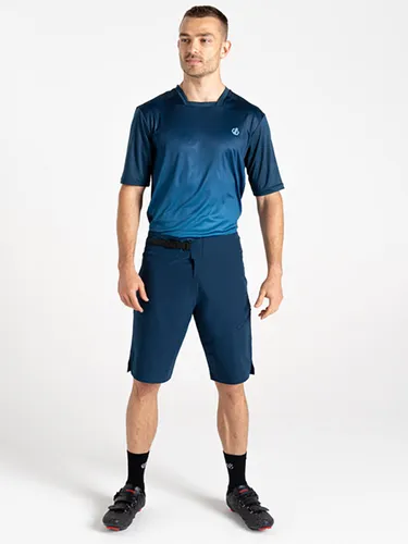 Dare2b Duration II Kurze Hose Blau 34 für Männer - Wasserabweisende Fahrradhose mit verstellbarem Taillensystem und praktischen Reißverschlusstaschen. Ideal für aktive Tage im Freien, bietet sie auch UV-Schutz (UPF 50+).