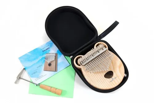 GEWA Kalimba Daumenklavier Eiche mit Tonabnehmer - Glockenspiel mit 17 stimmbaren Stahlzungen, passivem Tonabnehmer und im Lieferumfang enthaltenen Tasche sowie Stimmhammer für einfachen Transport und Pflege.