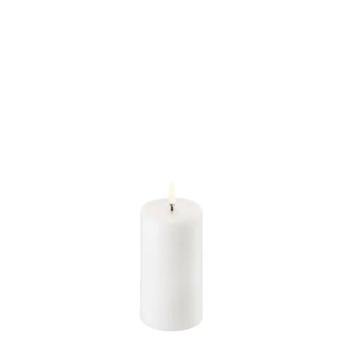 UYUNI-Beleuchtung Flammenlose LED-Stumpenkerze - LED Kerzen mit realistischer 3D-Flamme, sicher für Kinder und Haustiere, handgefertigt aus hochwertigem Paraffinwachs und mit integriertem 6-Stunden-Timer für komfortable Nutzung.